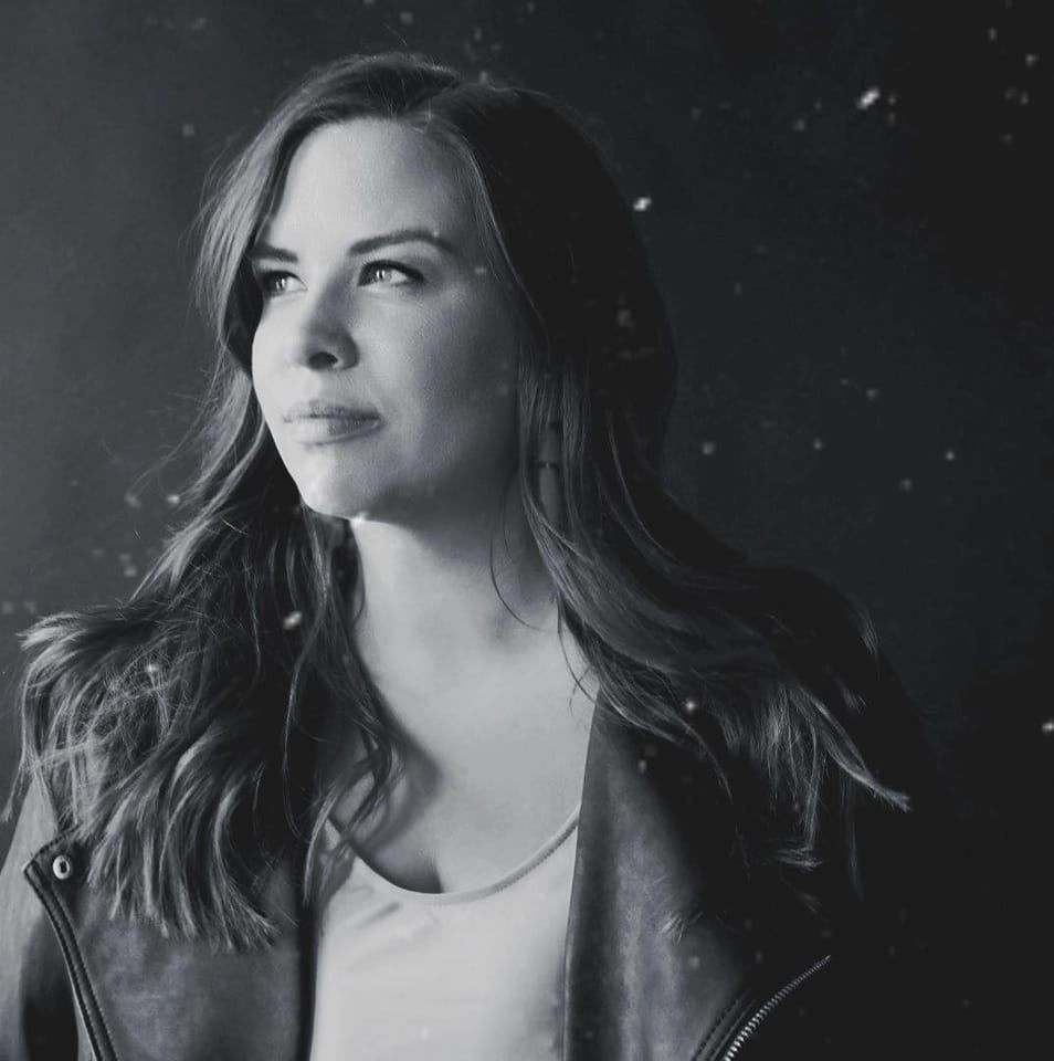 Jackie Martin, Nutritional Therapy and Subconscious Healing Practitioner, founder of Rise of Ivy holistic wellness practice in Iowa